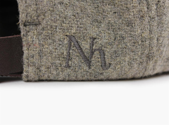 Synne Ullcaps med Skinnrem