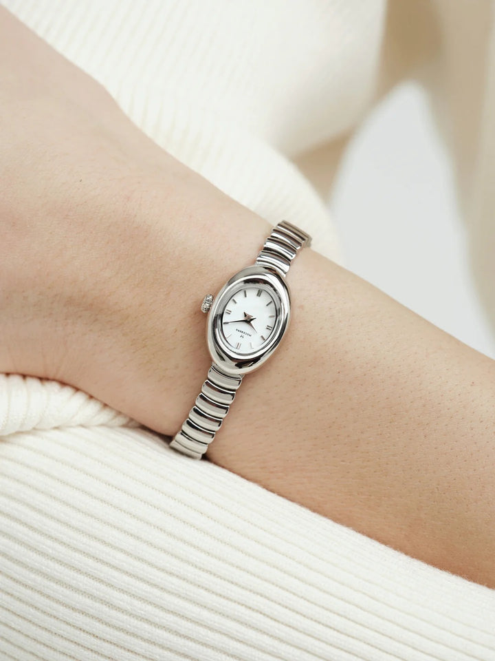 Belle Oval Petite Silver 18x26