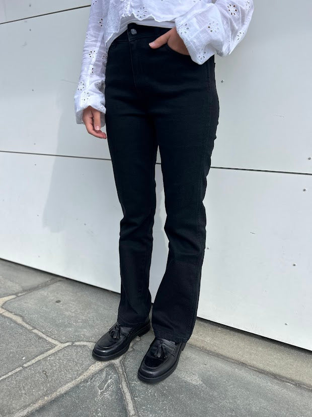 Malena-R Mallow Bob Black