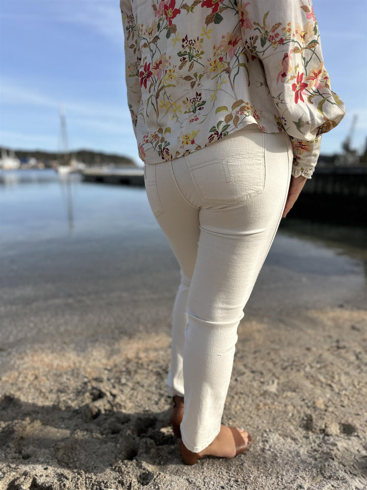 Malena F 7272 Megalia