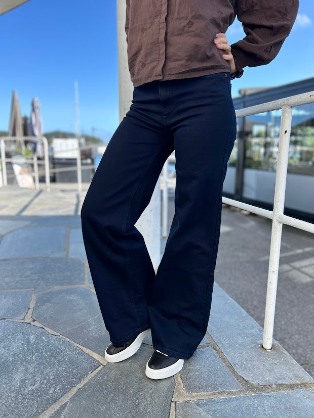 2142 Palazzo Night blue rinse