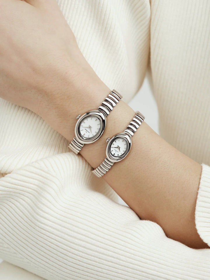 Belle Oval Petite Silver 18x26