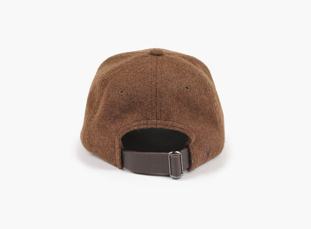 Synne Ullcaps med Skinnrem