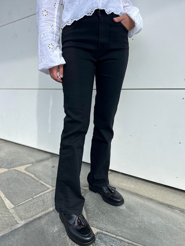 Malena-R Mallow Bob Black