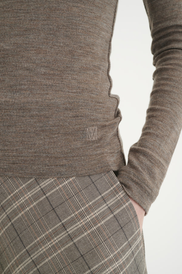 Fang høyhalset ullgenser