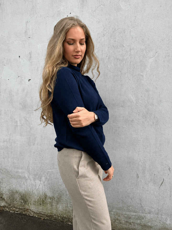 Martine genser navy