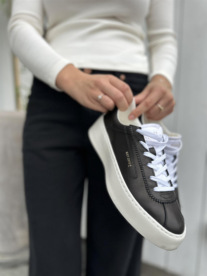 Saga suede