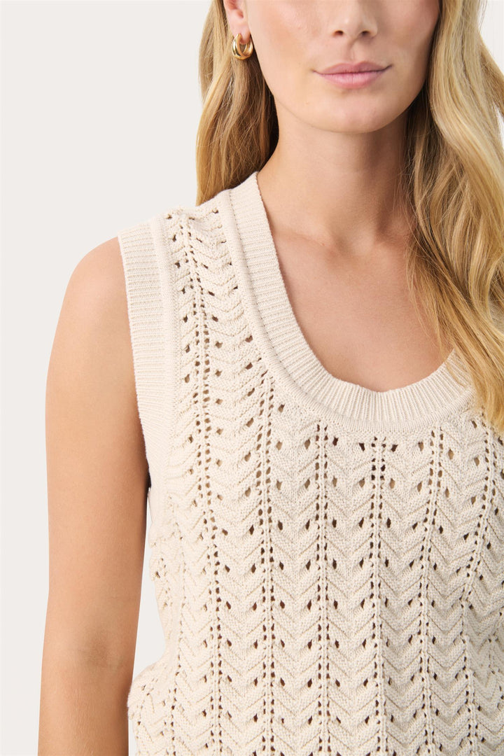 Radka Vest