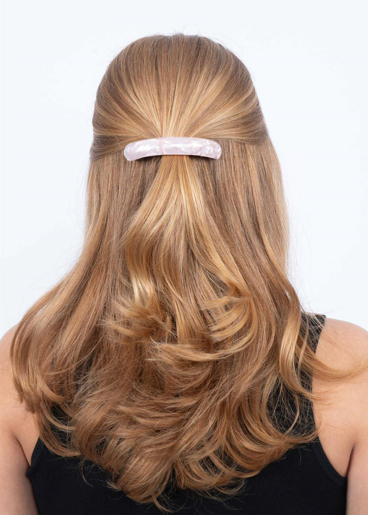 Curved soft serve clip
