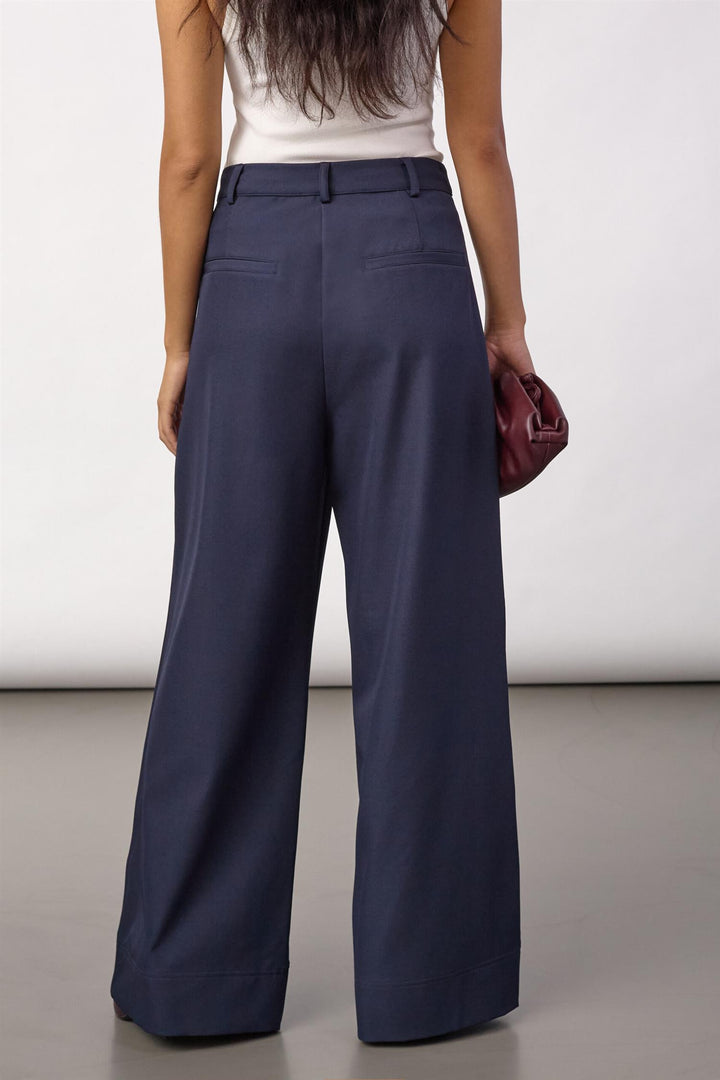 Luna pleat pant navy