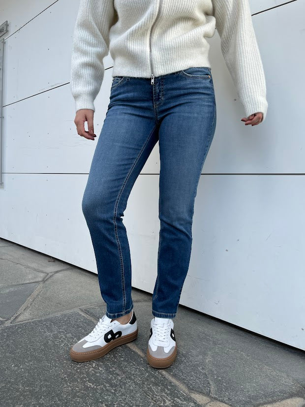 Piper Cropped