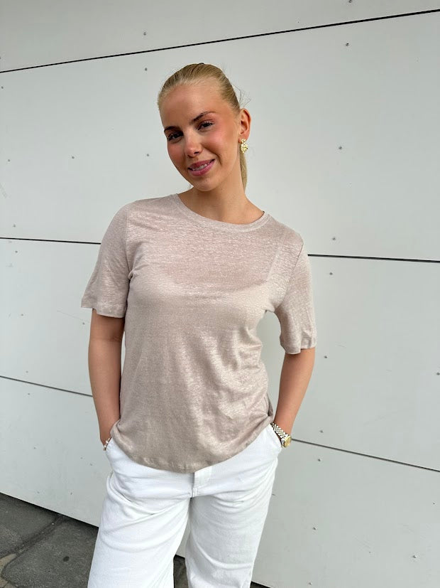 Ingeborg T-Skjorte