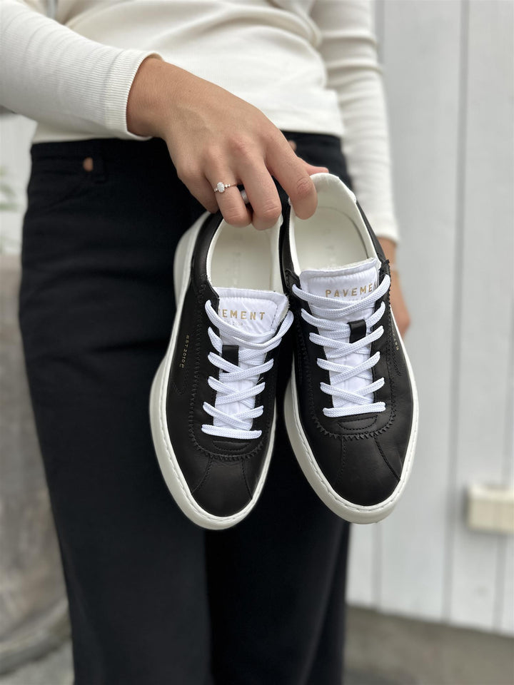Saga suede