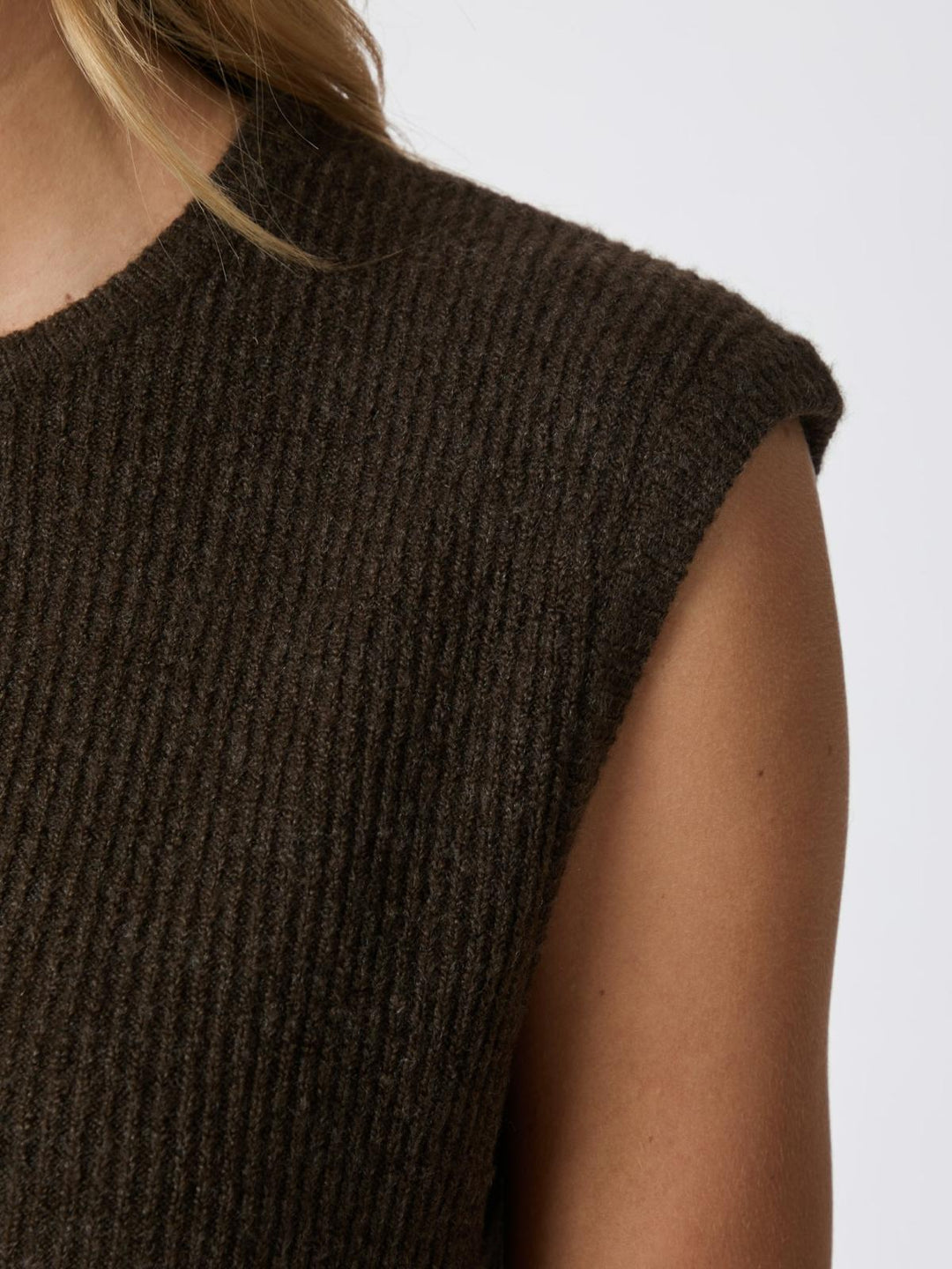 Everest knit vest