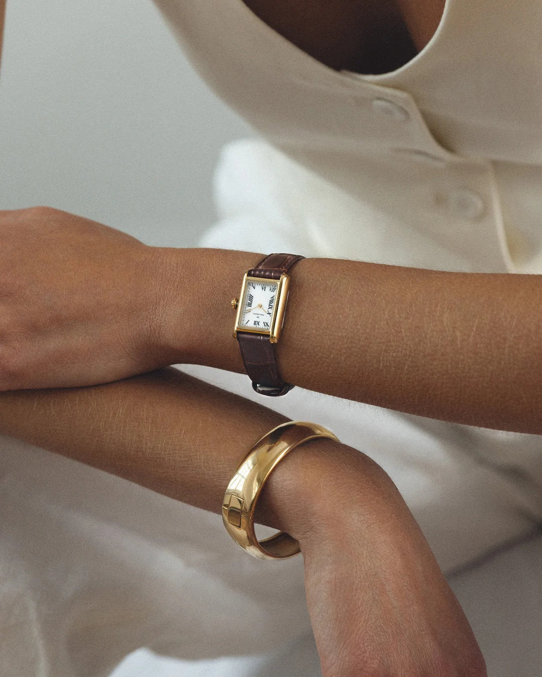 Timeless Brown Leather Gold