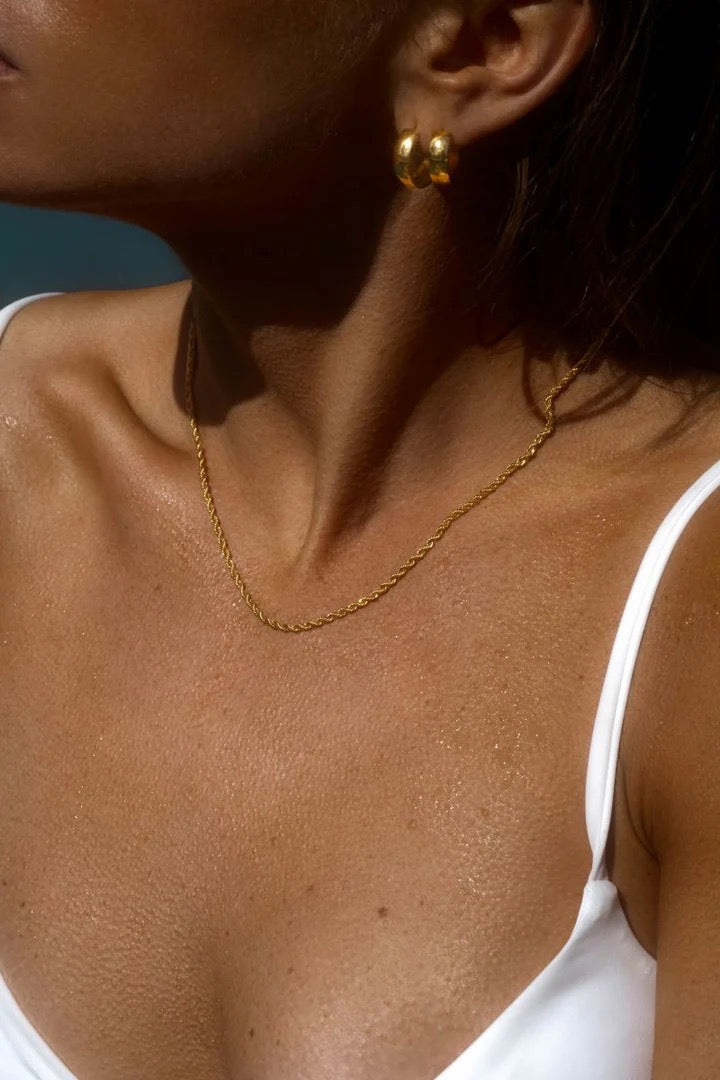 Twirl Necklace Gold