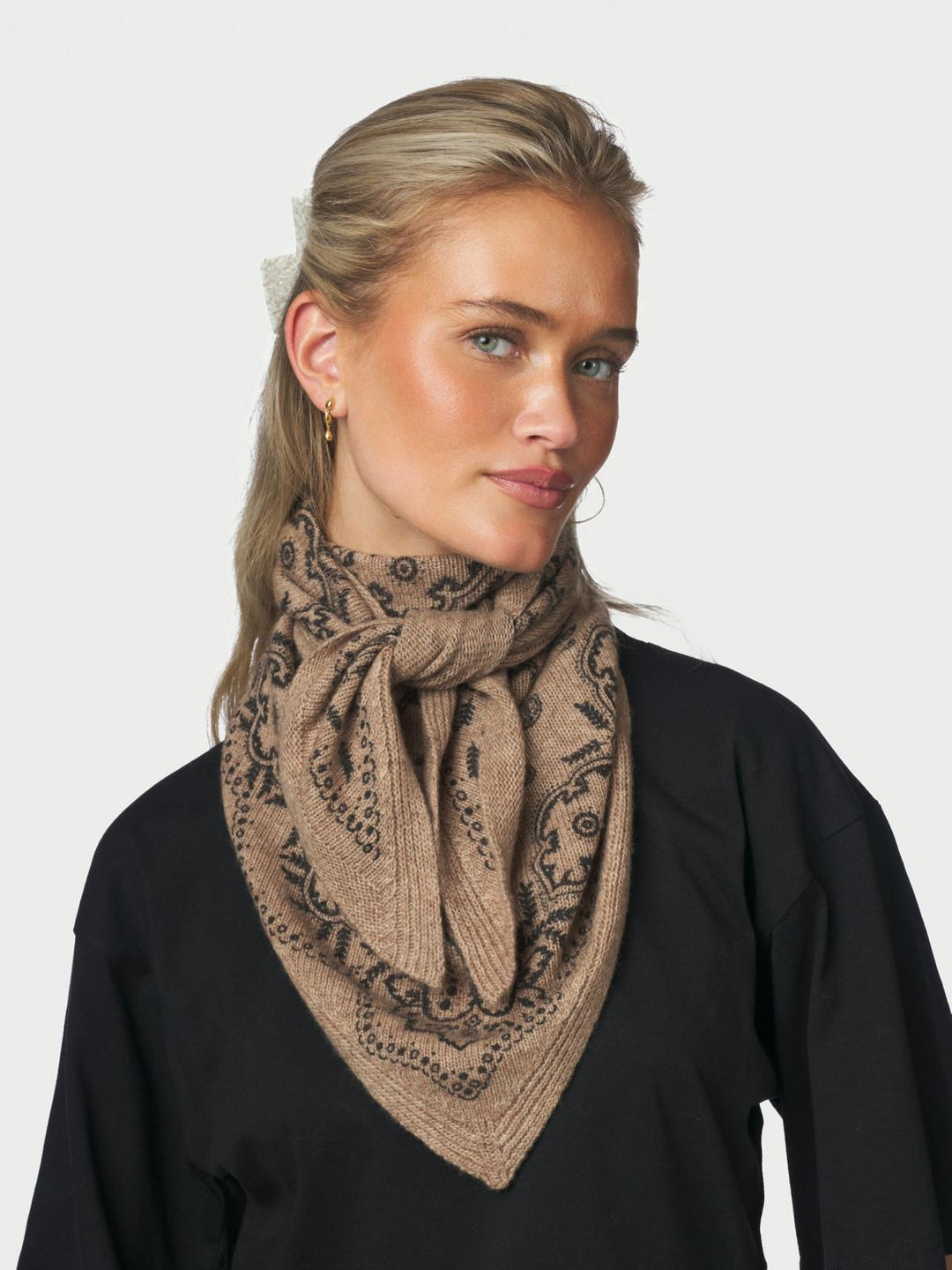 Lolana paisley knit scarf beige