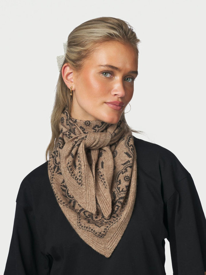 Lolana paisley knit scarf beige