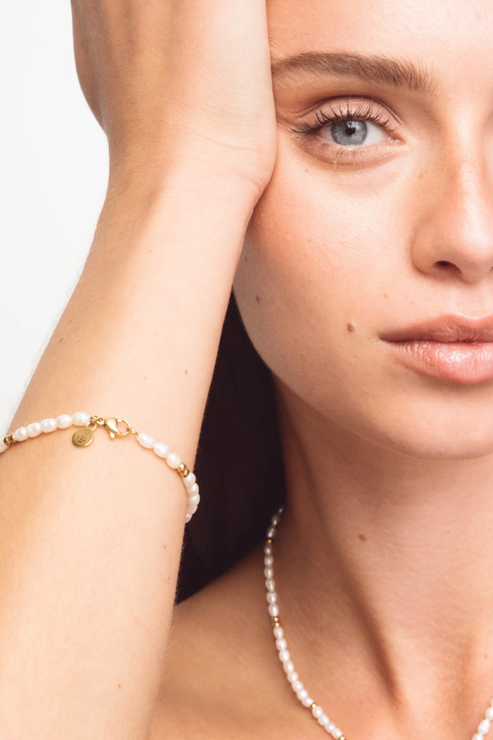 The Pearl Bracelet