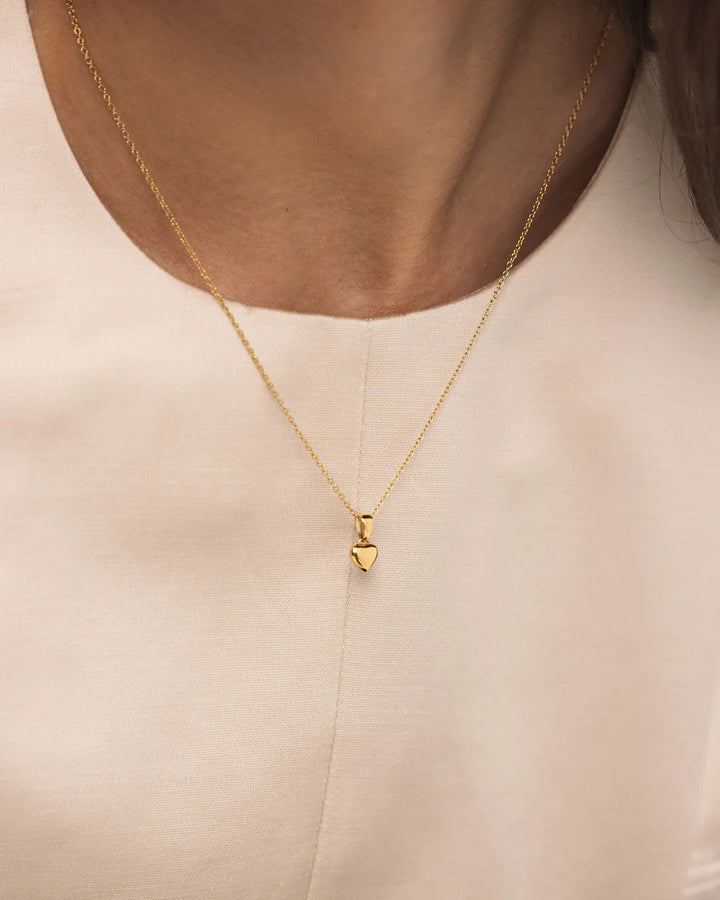 Sweetheart Gold Medium Necklace