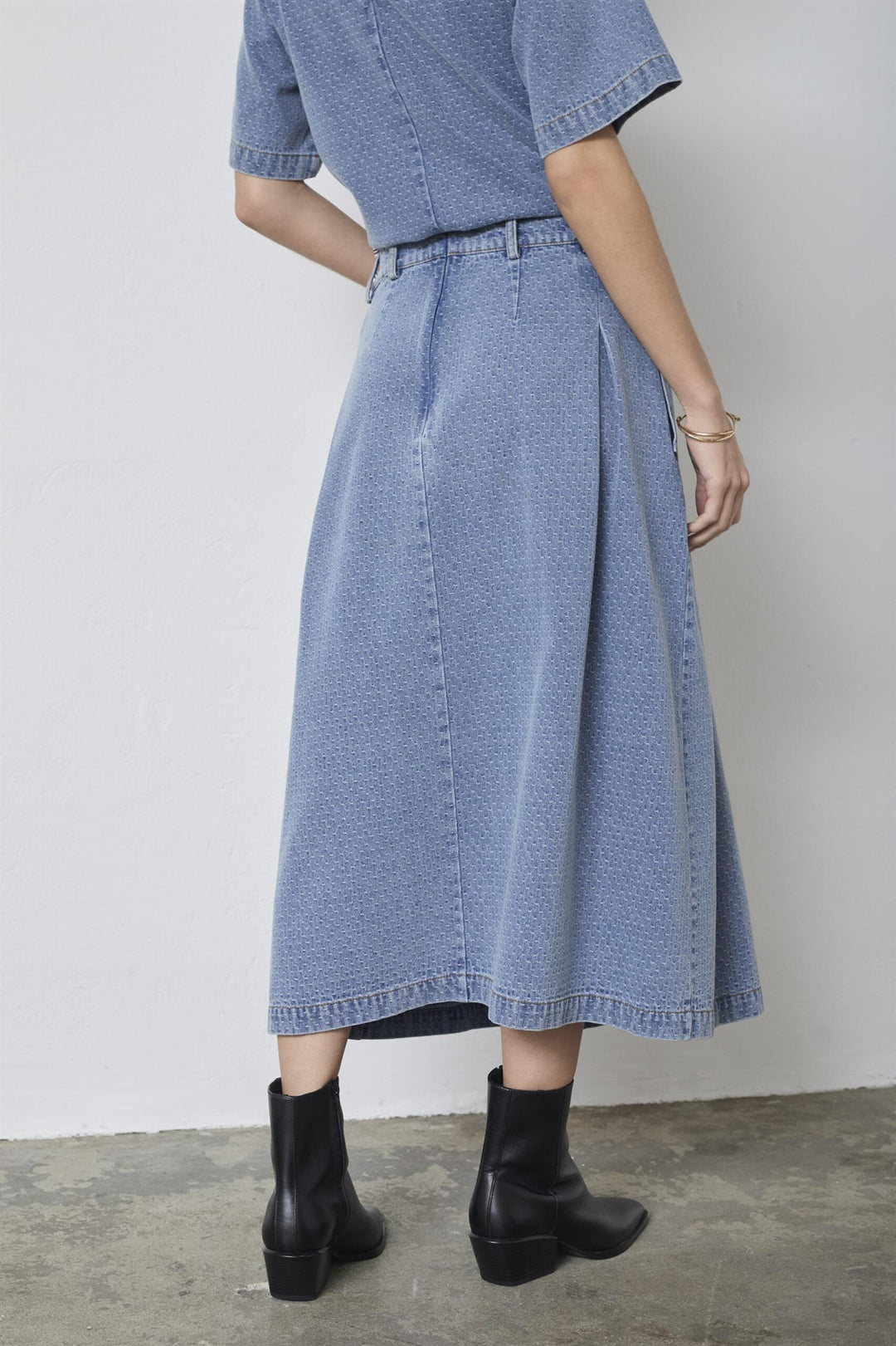 Lova Anya Pleat Skirt