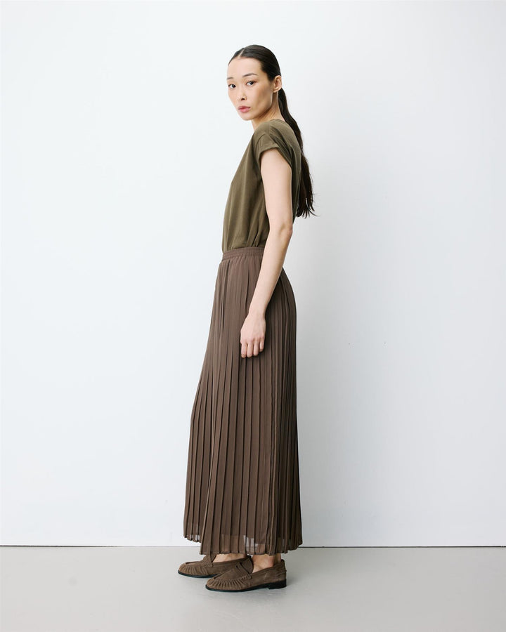 Anissa pleated maxi skirt kaki