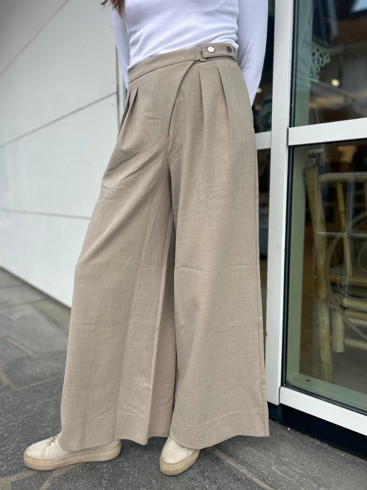 Uma 826 extra wide fit