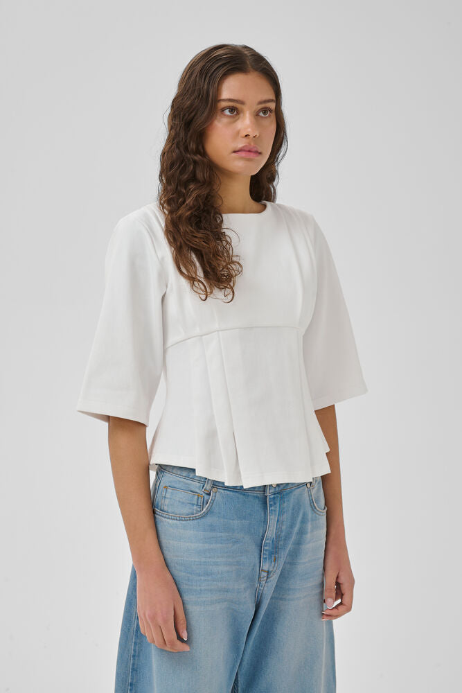 Apir pleat tee white