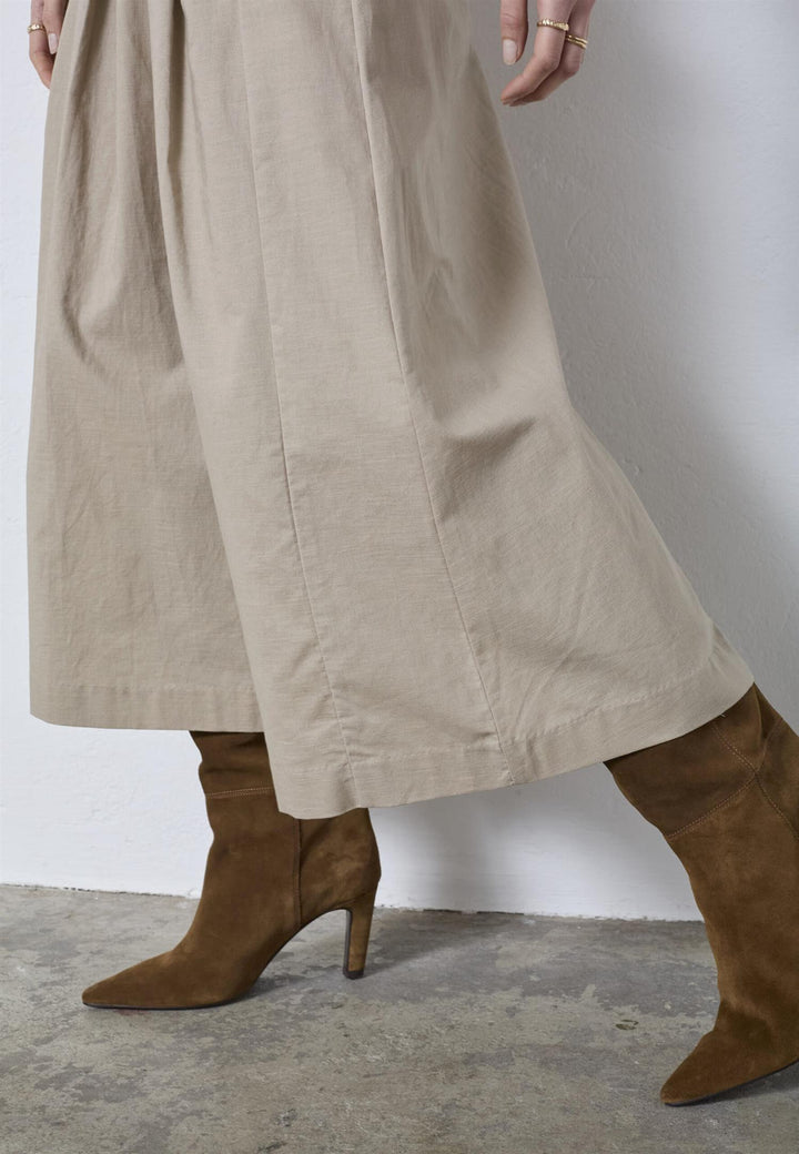 Leila Anya Pleat Skirt