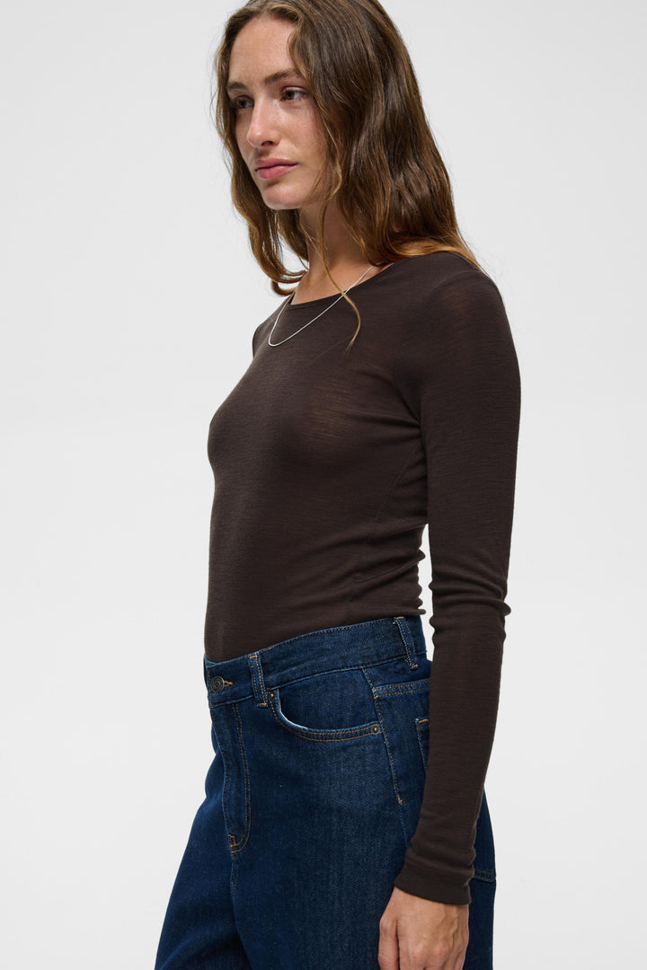 fang tshirt chocolate brown