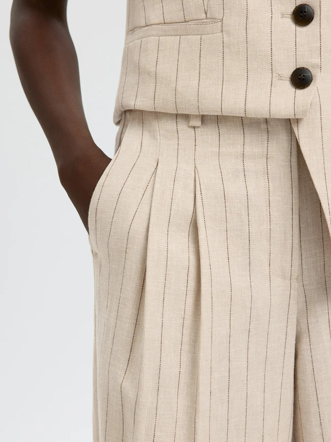 Vilka HW Bermuda shorts