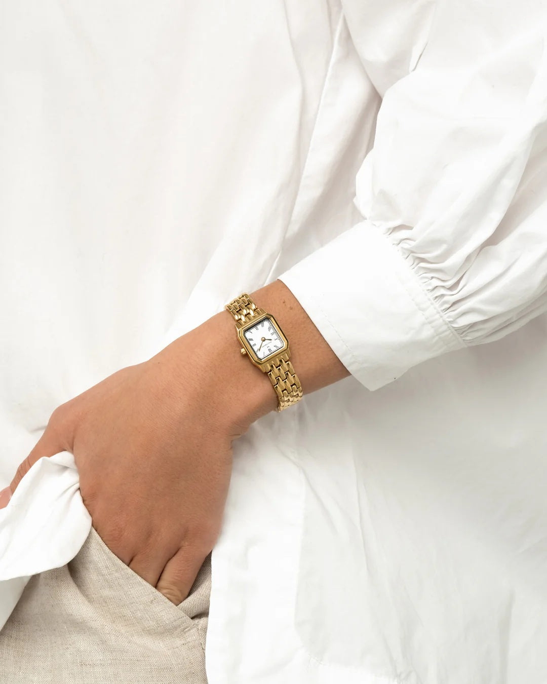 Classic Square Gullfarget Stål / Hvit