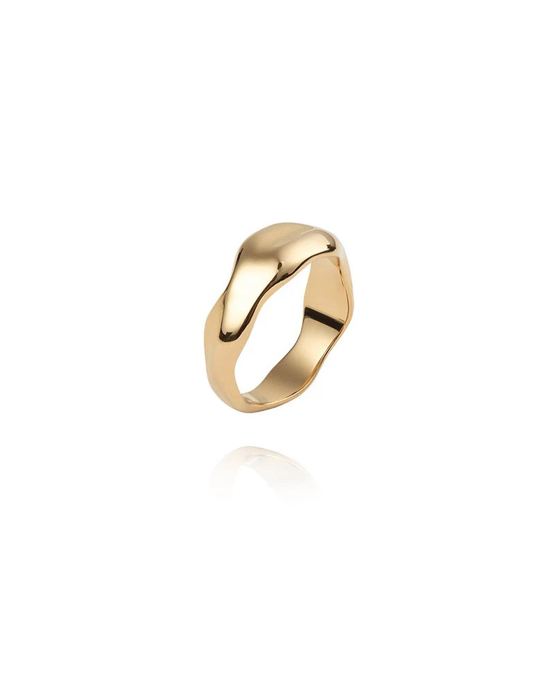 Wavy Bolded Gold Ring