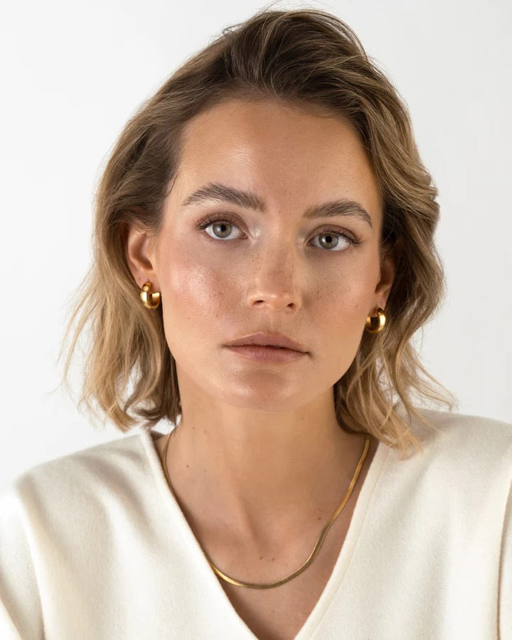 Thin snake necklace gold