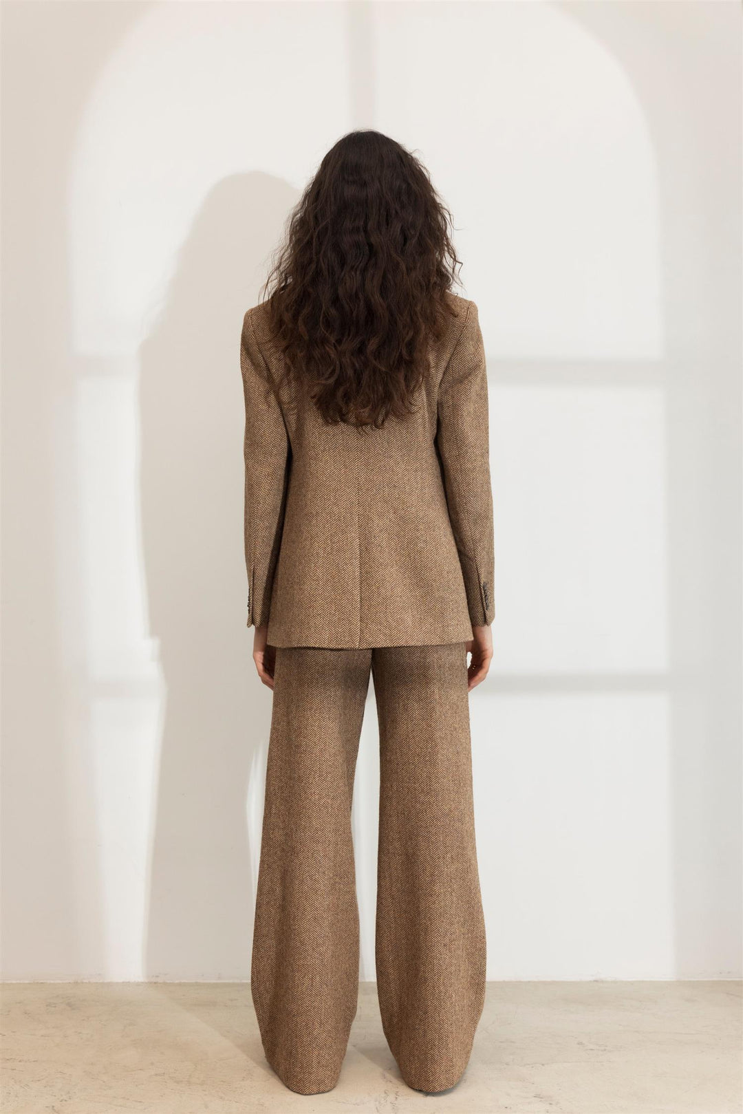 abby herringbone blazer cognac