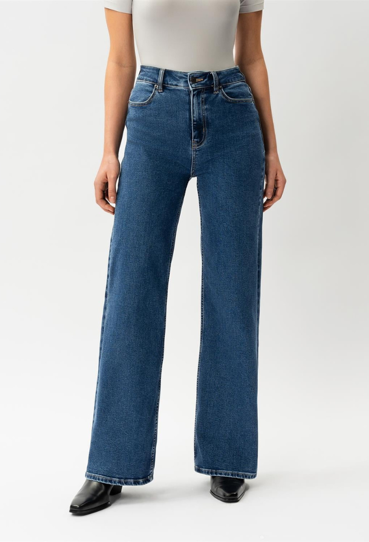 Relaxed Comfort Denim Jeans