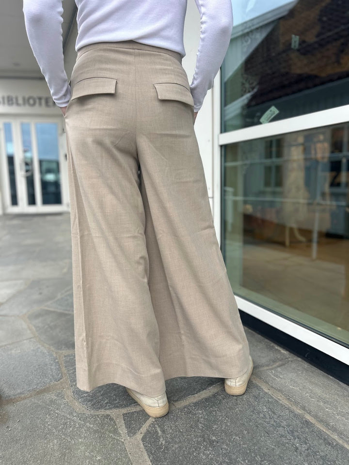 Uma 826 extra wide fit