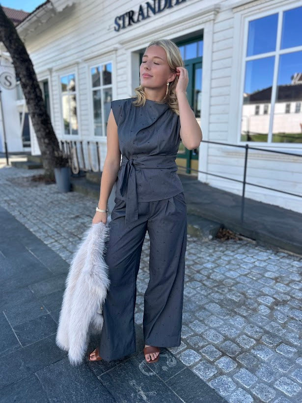 Saga Pleat Top