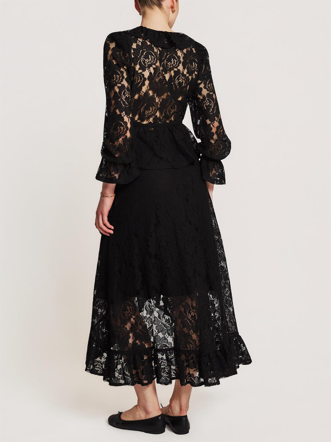 Lace flounce top black