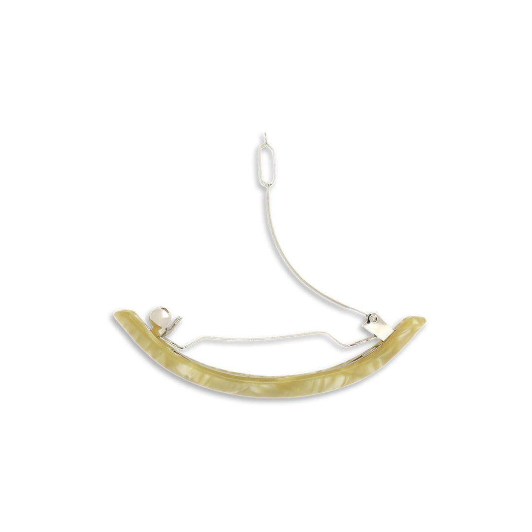 Curved soft serve clip