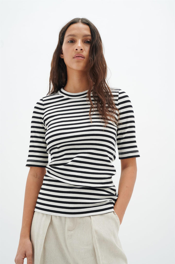 Dagna Striped T-skjorte