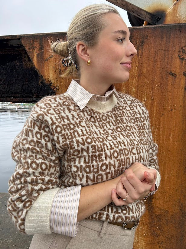 Lykke Bokstav genser