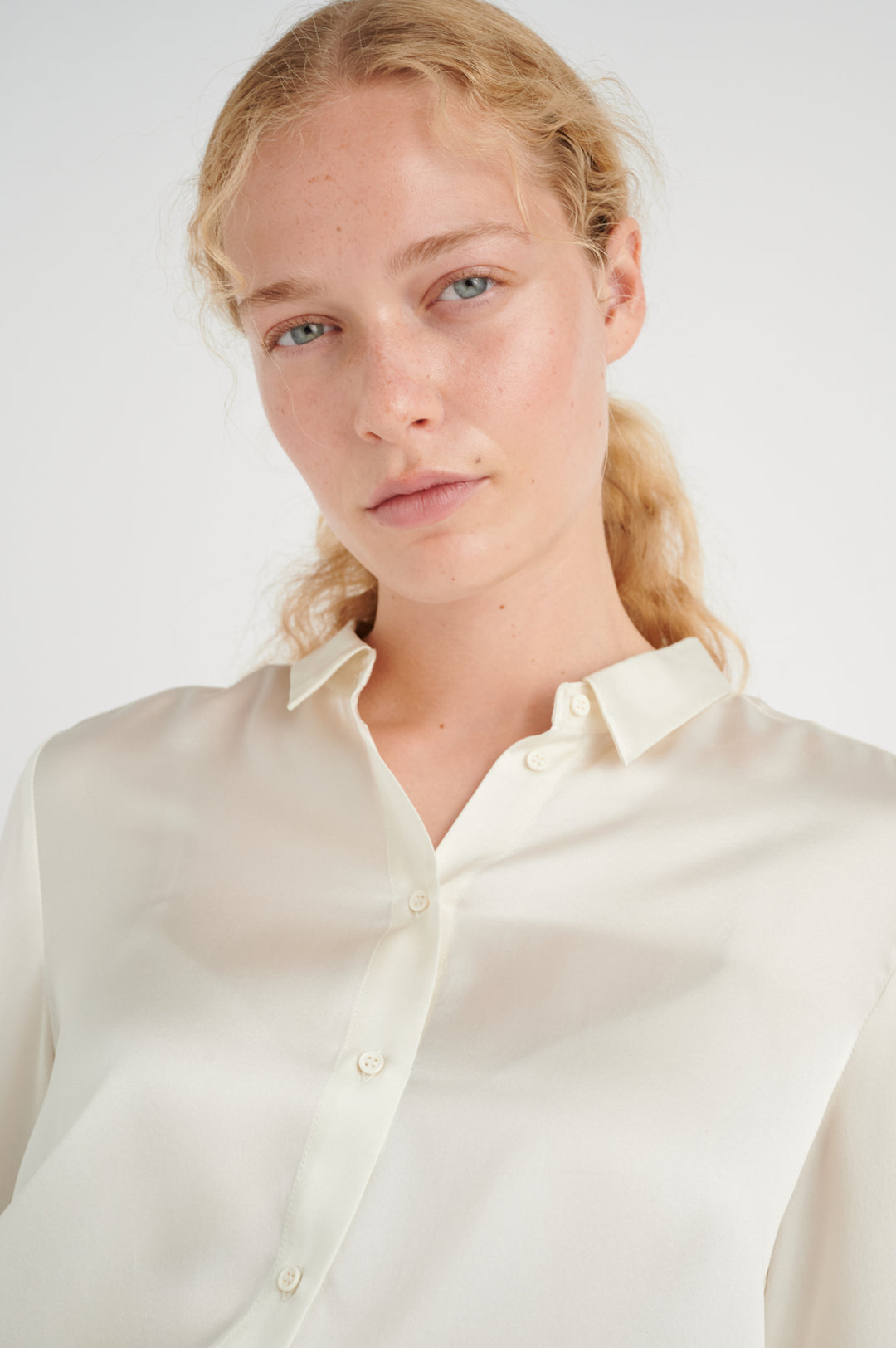 leonore shirt premium whisper white