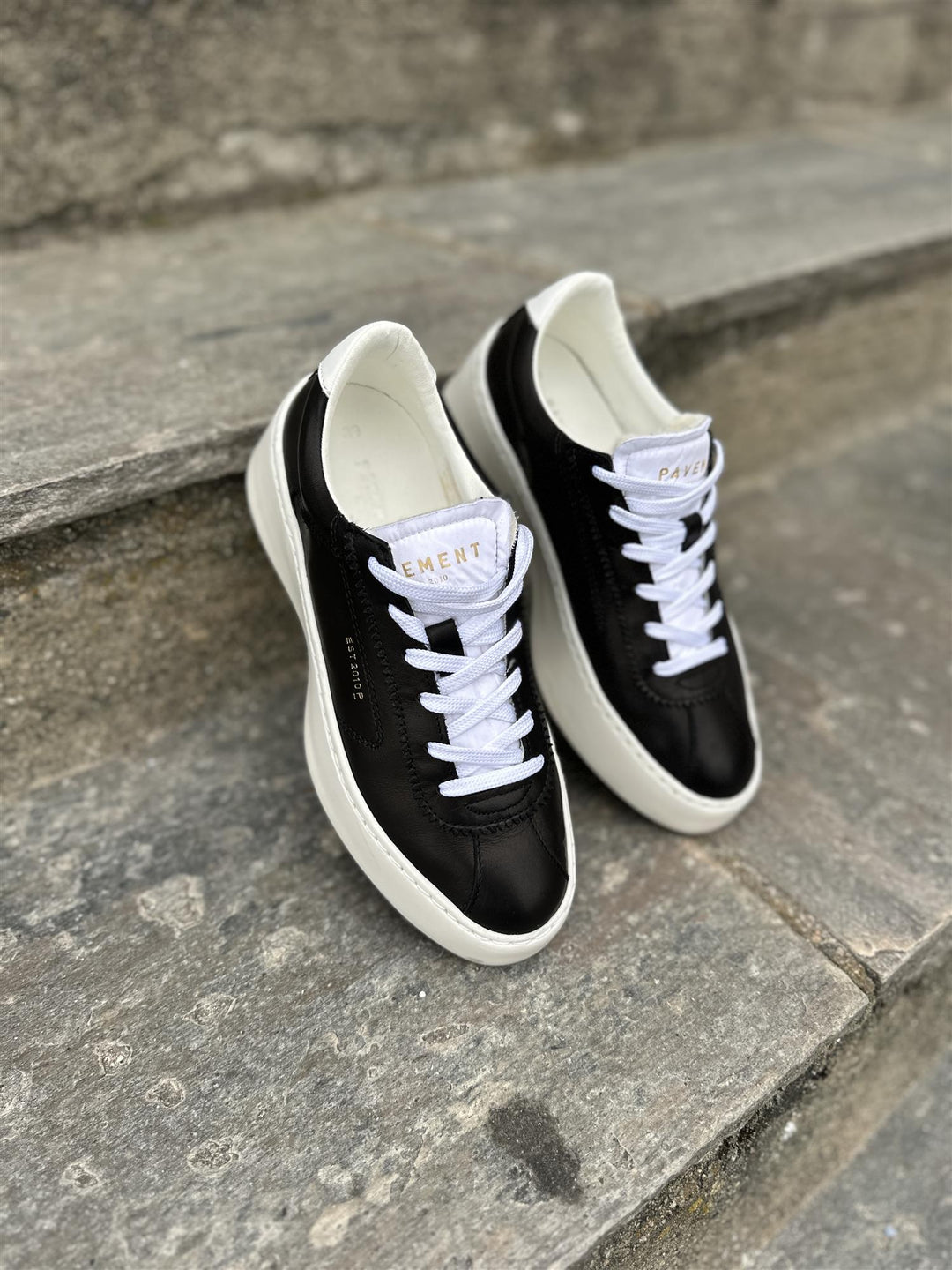 Saga suede