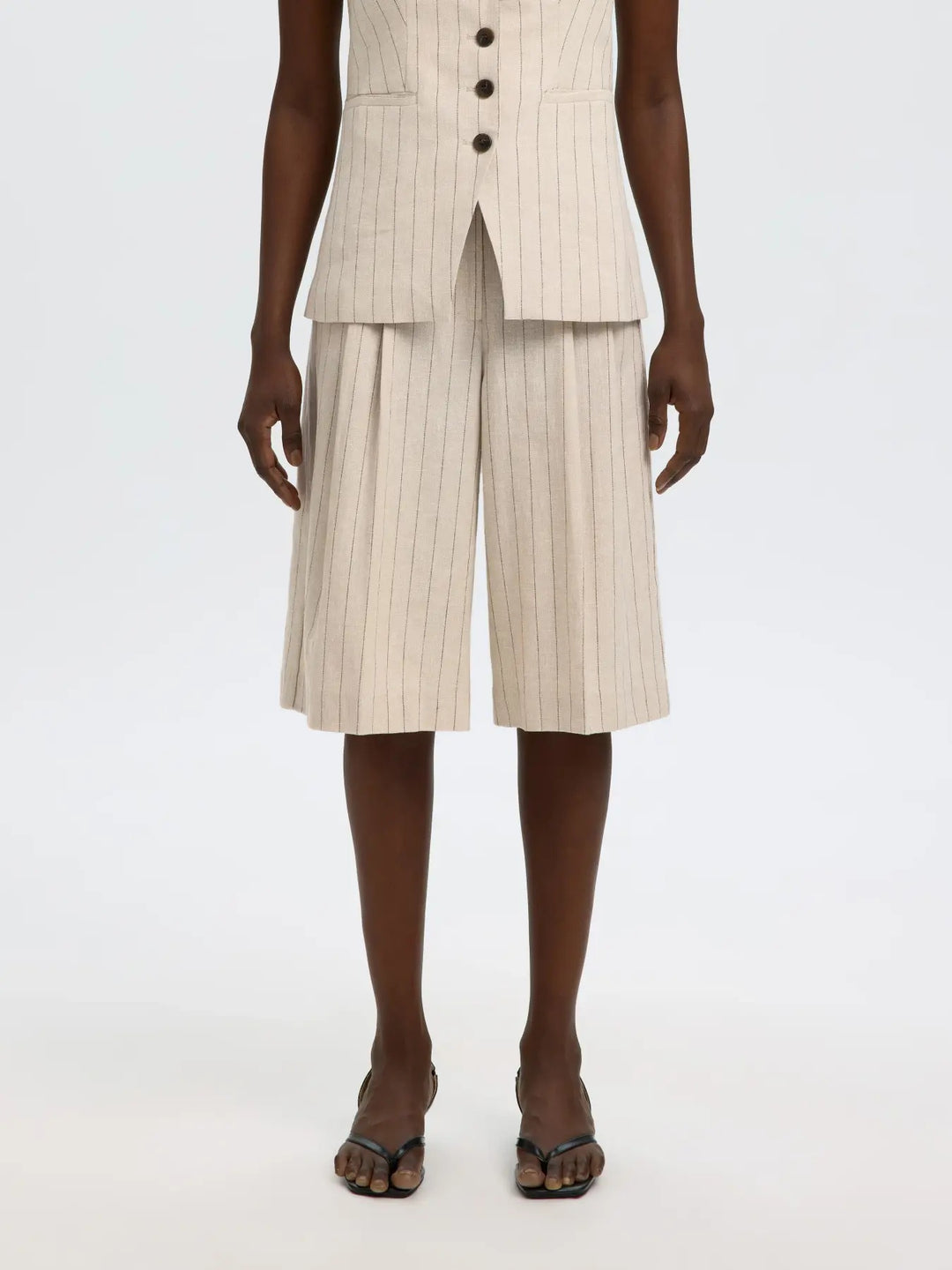 Vilka HW Bermuda shorts