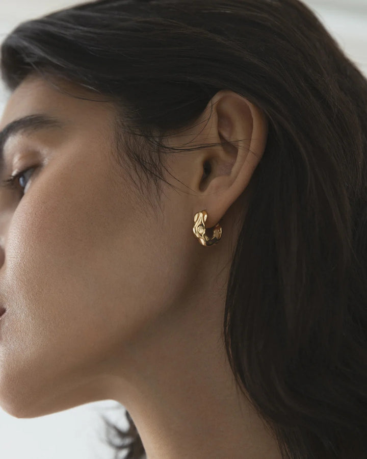 Wavy Bolded Small Gullfarget Hoops
