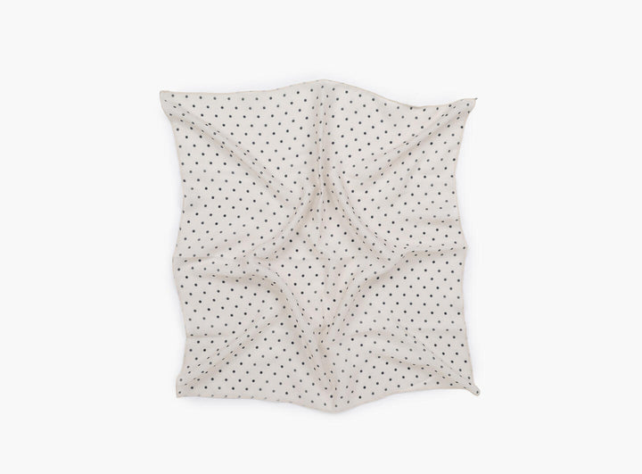 Skjerf med polkadot Sand