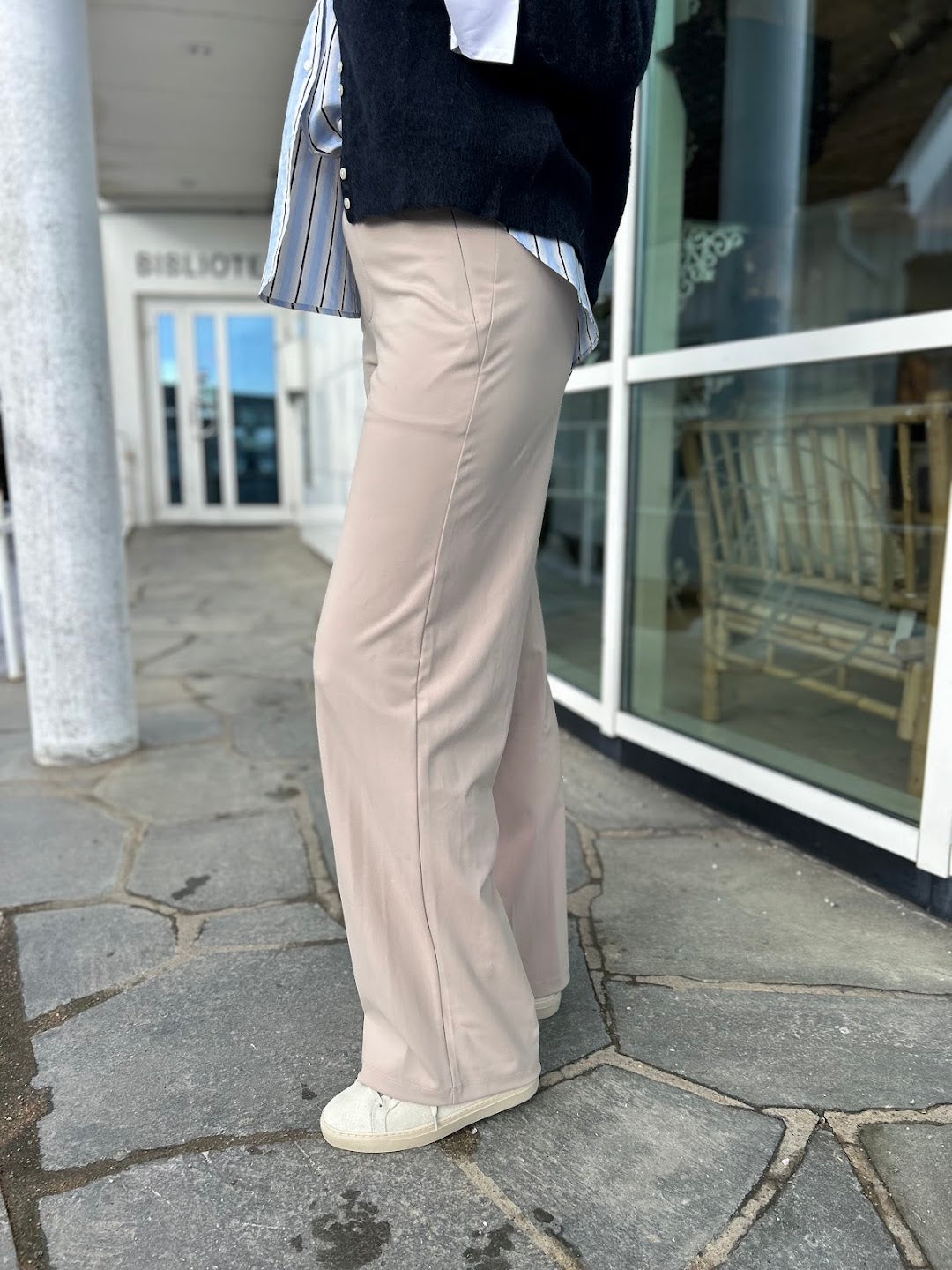 Asana Relaxed Straight Pant