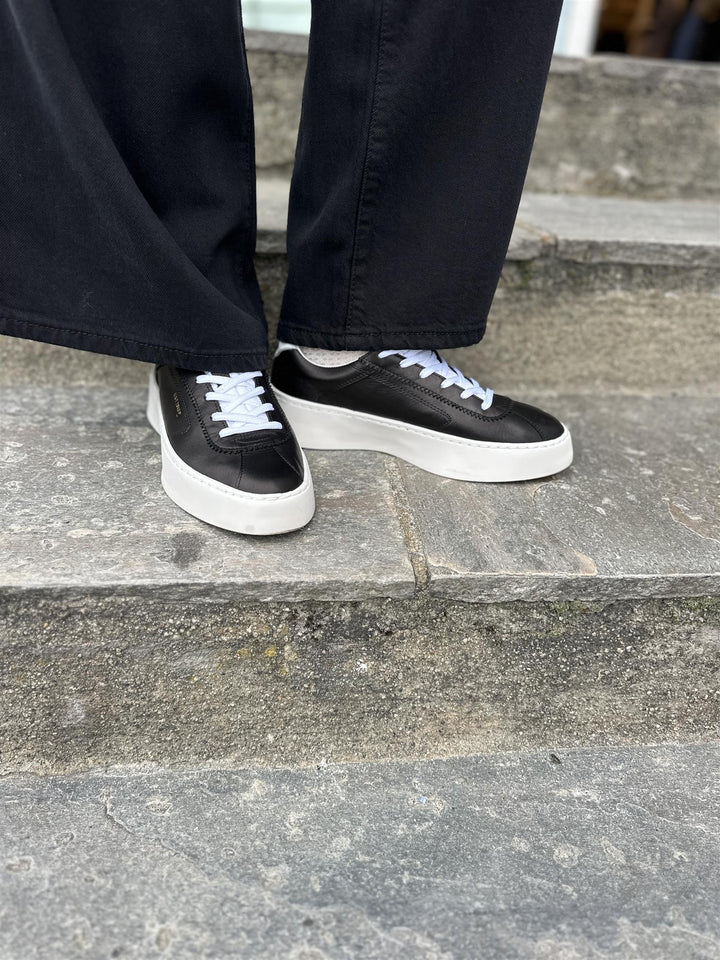 Saga suede