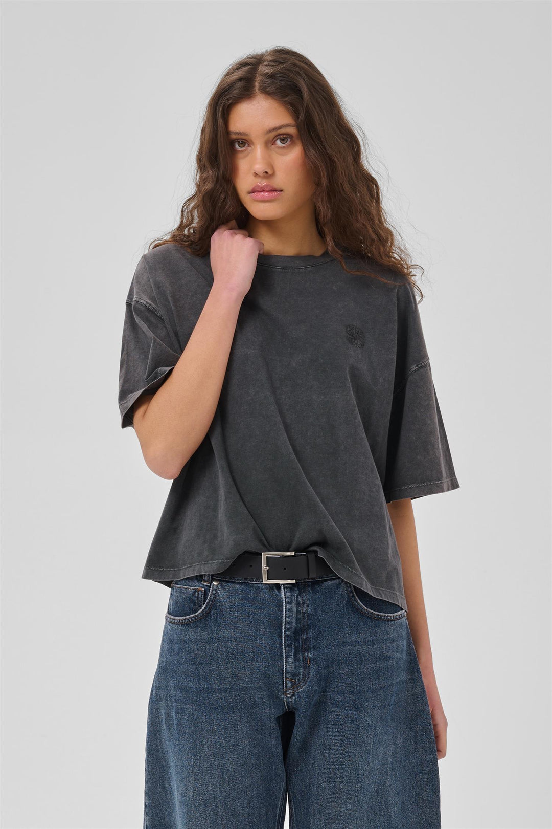 Esa boxy short tee black